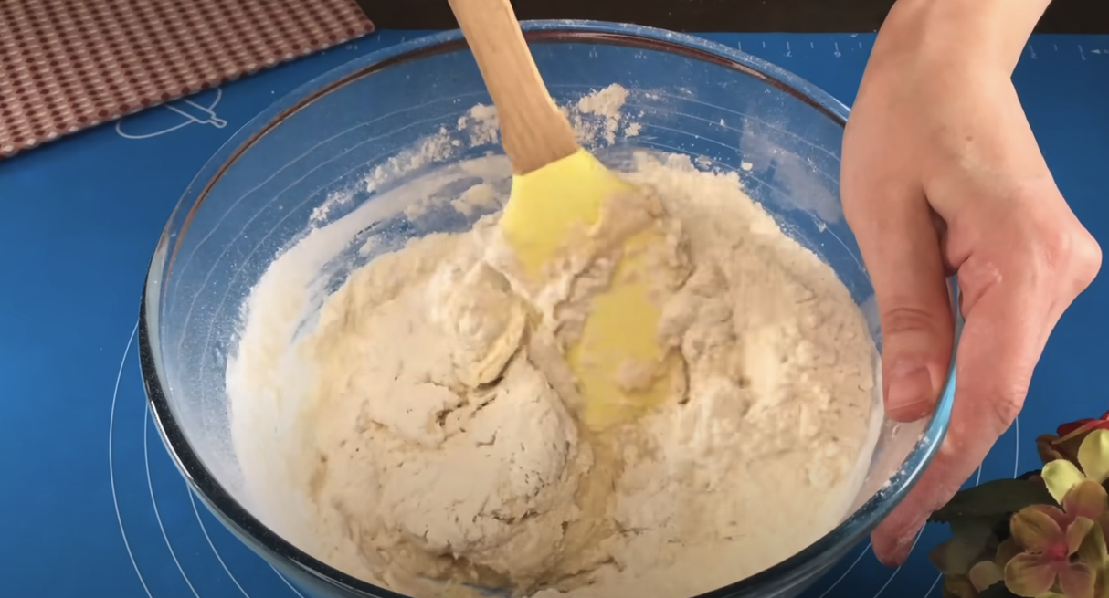  Melci pufoși cu scorțișoară și glazură de br&acirc;nză