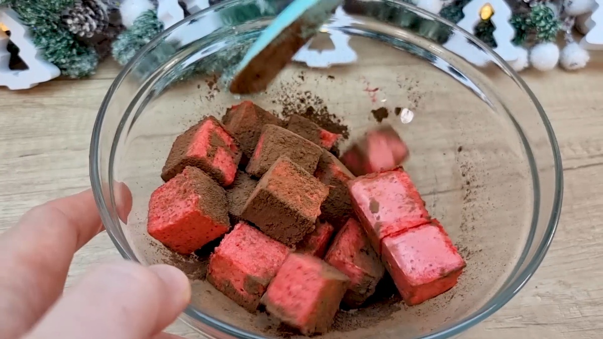 Bomboane jeleu decorate cu fulgi de cocos