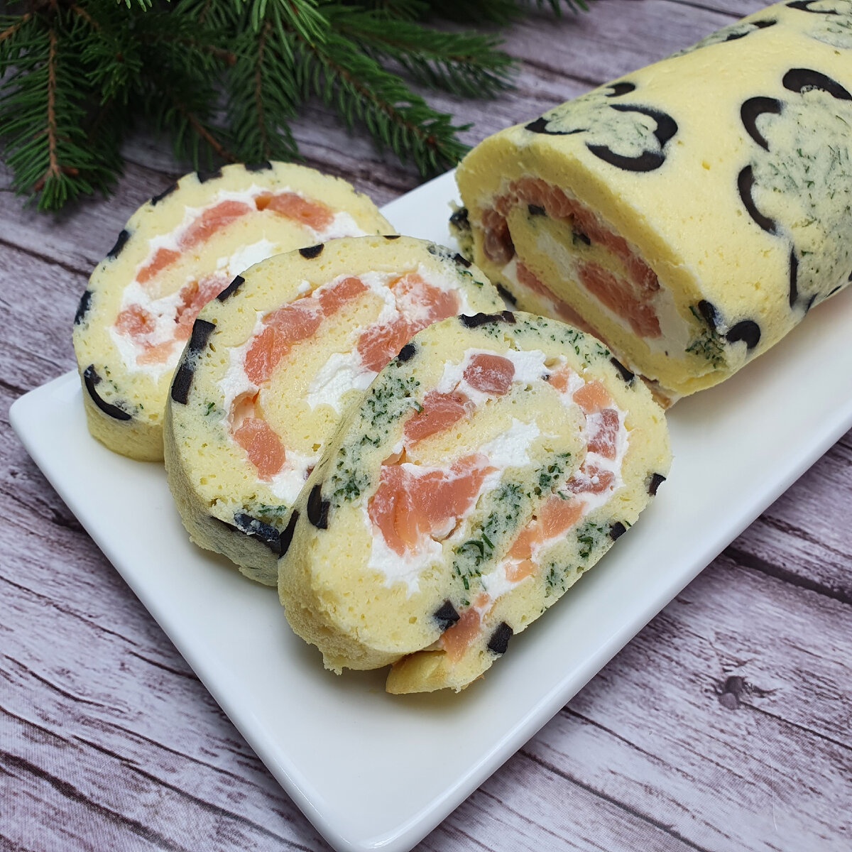 Ruladă aperitiv cu blat pufos