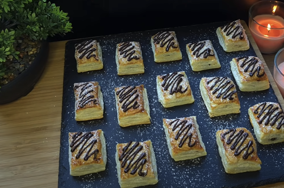 Pătrățele din aluat foietaj cu Nutella – desert ușor și delicios!