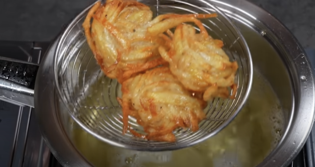 Biluțe crocante de cartofi cu condimente: Snack pe care &icirc;l vei &icirc;ndrăgi!