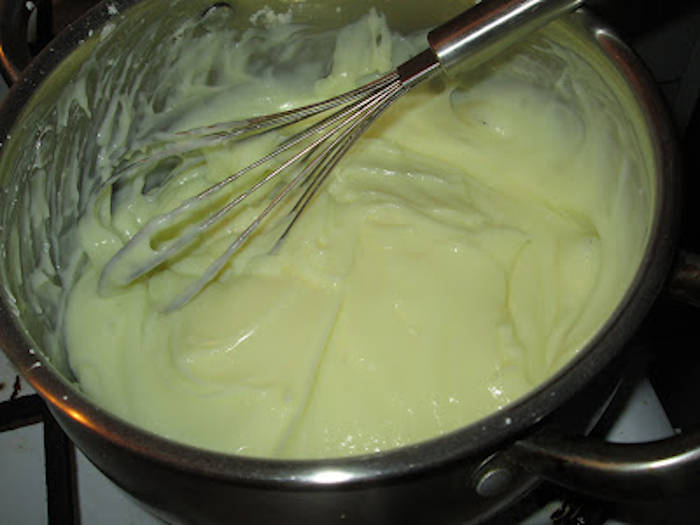 Prăjitură cu mere și cremă de budincă mod preparare budinca