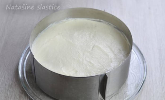 tort cu frisca si ciocolată ingrediente