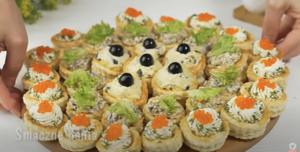 Coșulețe sărate și crocante din aluat foietaj cu trei umpluturi delicioase &ndash; aperitiv elegant pentru orice ocazie