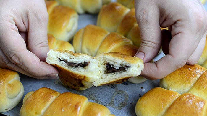 cornuri moi cu ciocolata reteta