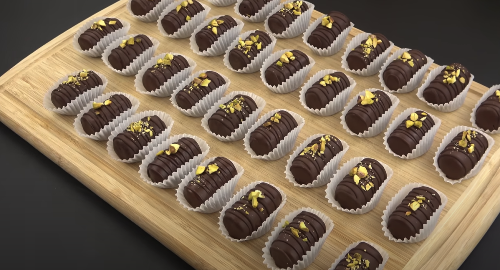 Praline din biscuiți cu ciocolată, fistic, caju, migdale și cocos &ndash; un deliciu rafinat