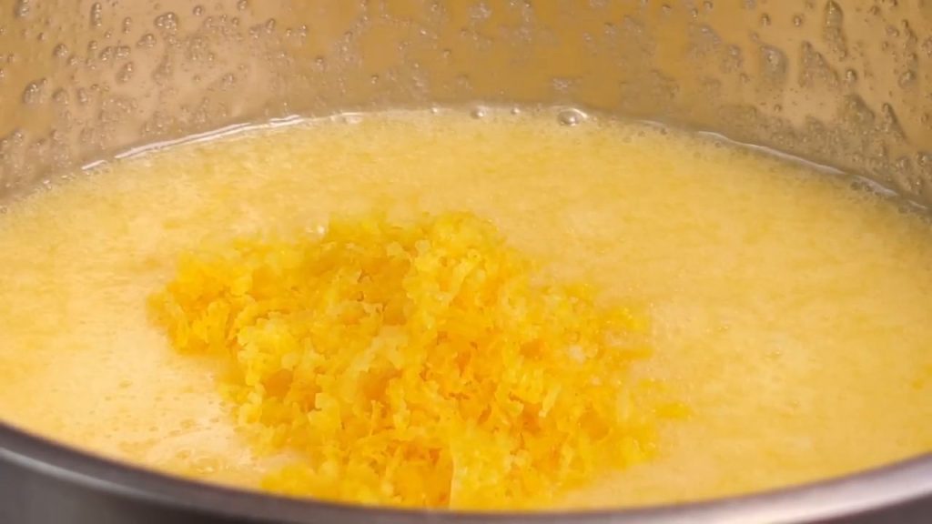 Prăjiturele cu cremă dulce-acrișoară de lăm&acirc;ie: foarte pufoase, cremoase și bune