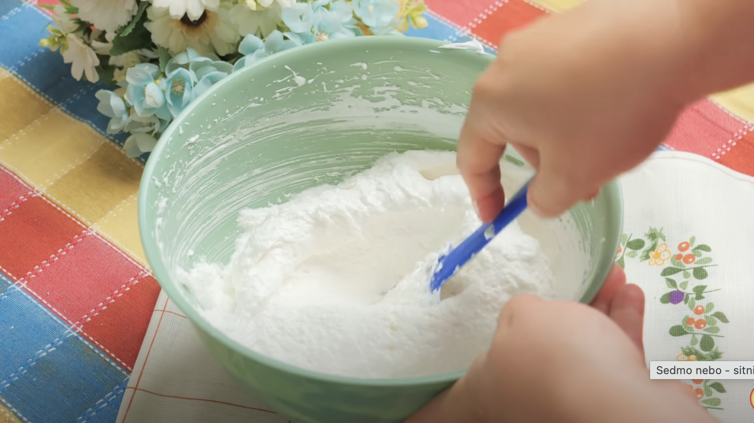 Prăjitură cu nucă de cocos, nuci și cremă de ciocolată