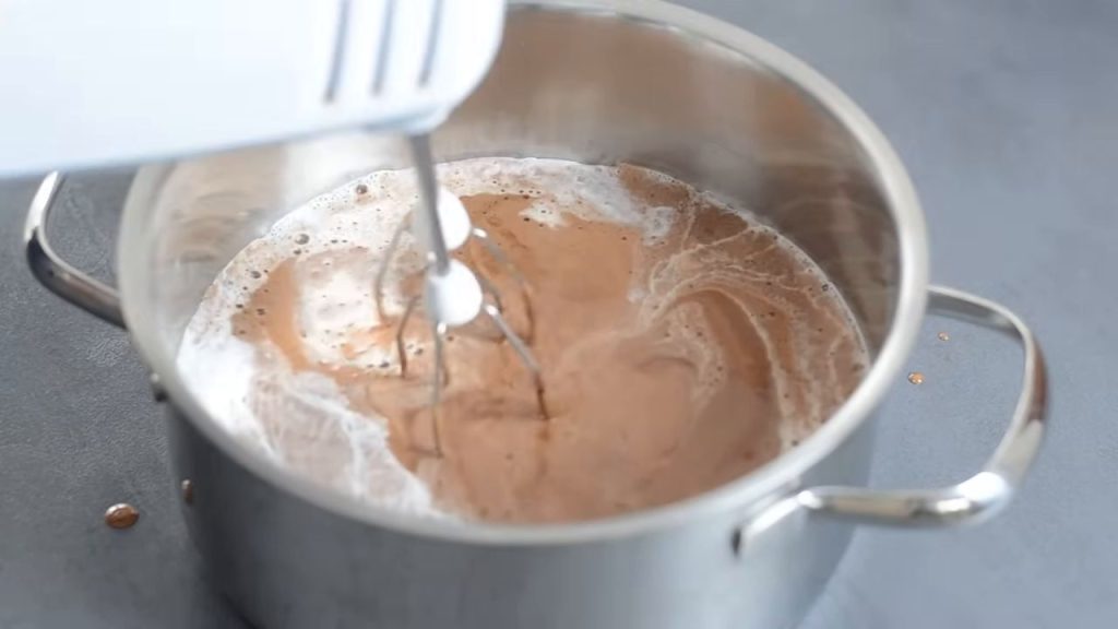 &bdquo;Prăjitura iubirii&rdquo; cu ciocolată și zmeură: desertul perfect pentru aniversări și nu numai