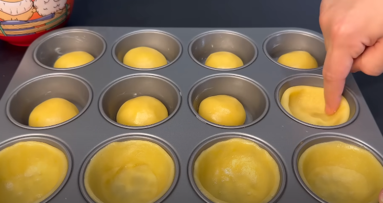 Mini-tarte cu cremă fină de lăm&acirc;ie - un desert cu care &icirc;ți vei impresiona musafirii!