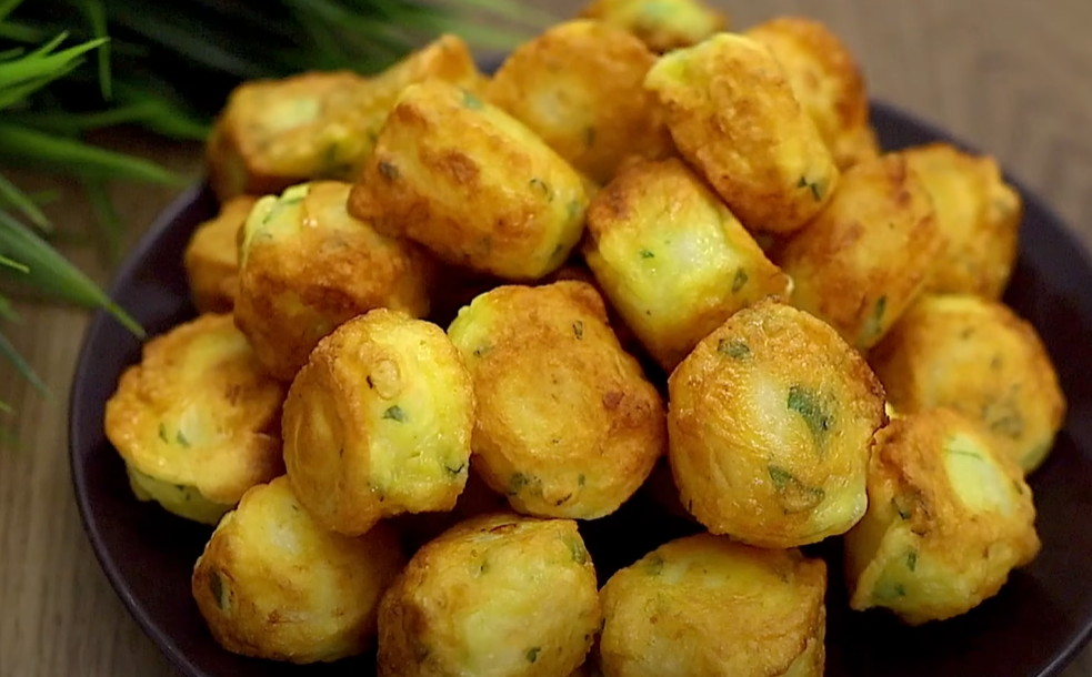 Cartofi prăjiți &icirc;n aluat crocant: o garnitură delicioasă!