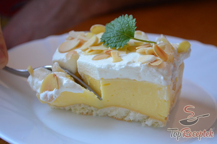 felie prajitura cu budinca si migdale