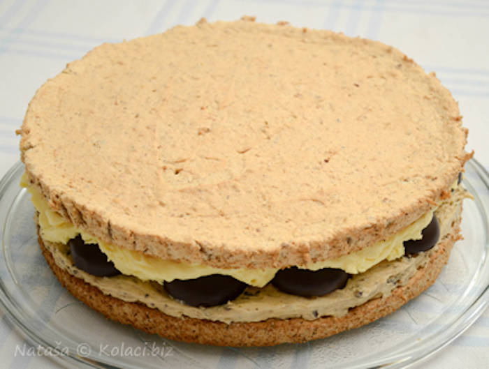 Tort cu cremă de vanilie și frișcă ingrediente