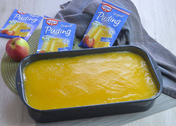 Prăjitură cu mere și frișcă budinca