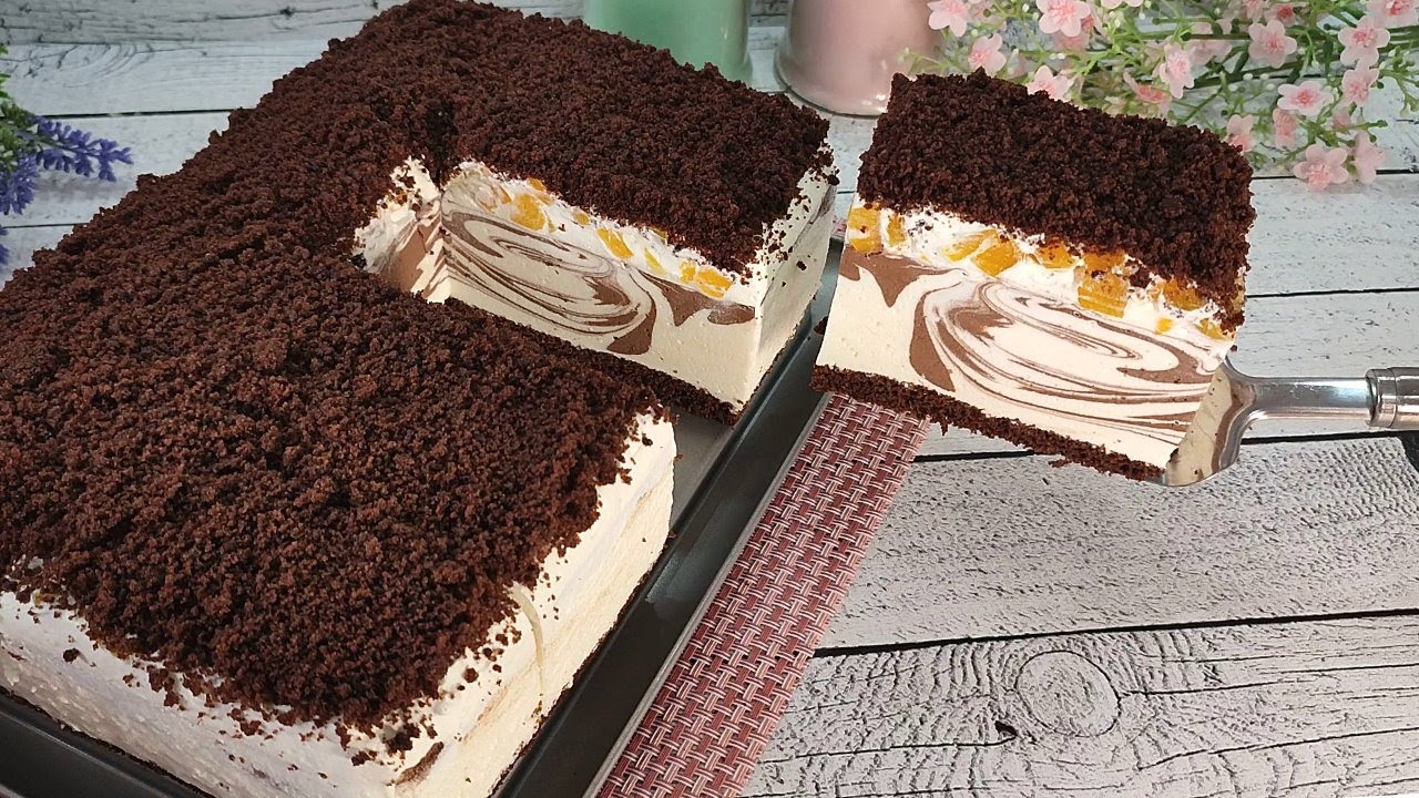 Tort IULIA cu cremă fină de iaurt și bucăți delicioase de piersici
