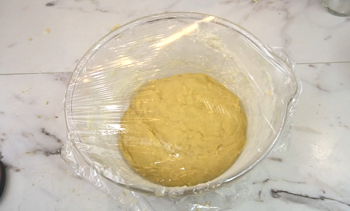 Aluat &bdquo;pufos ca un nor&rdquo; pentru cozonaci sau p&acirc;inici dulci &ndash; moale, aerat și proaspăt p&acirc;nă la 7 zile