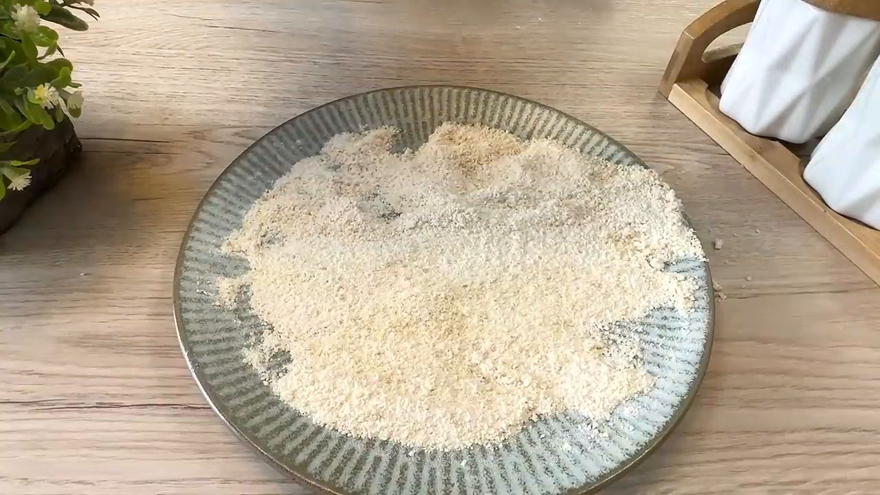 Lahodn&eacute; smažen&eacute; cukety v s&yacute;rov&eacute;m z&aacute;balu se svěž&iacute;m dresinkem