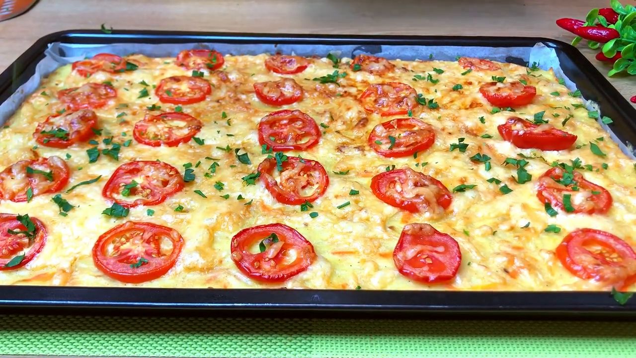Servirea gratinului sărat cu cartofi și legume