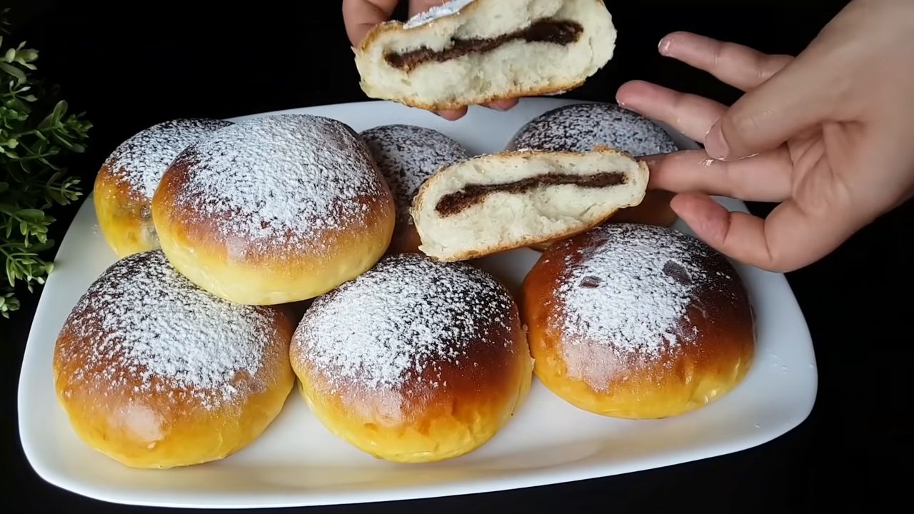 Chifle foarte gustoase umplute cu ciocolată