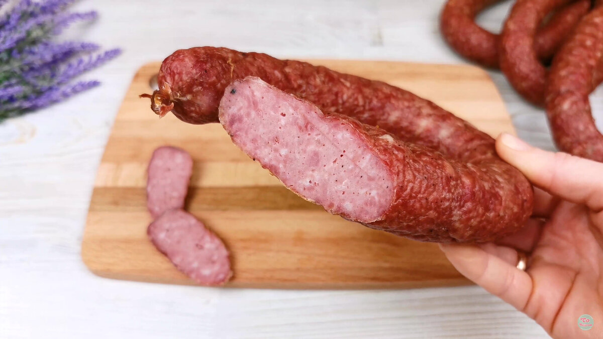 C&acirc;rnați de casă din carne vită-porc