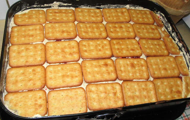  Prăjitură Cappuccino: cremoasă, cu zmeură și cremă delicioasă