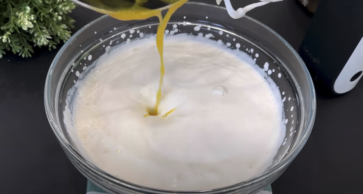 Desert de pișcoturi cu cremă de smântână și portocale