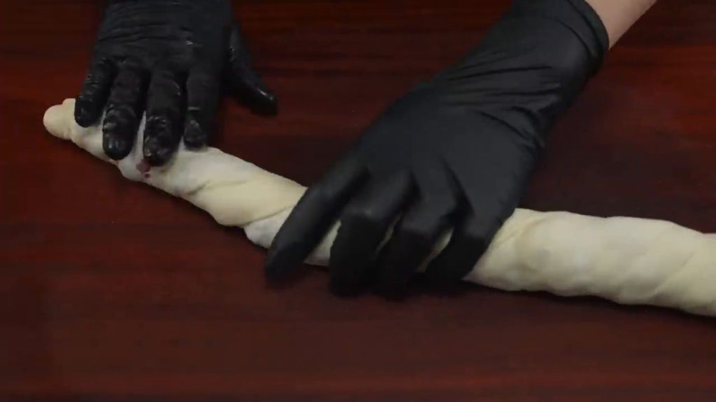 Melci din aluat umpluți cu carne de vită și ceapă – moi și aromati!