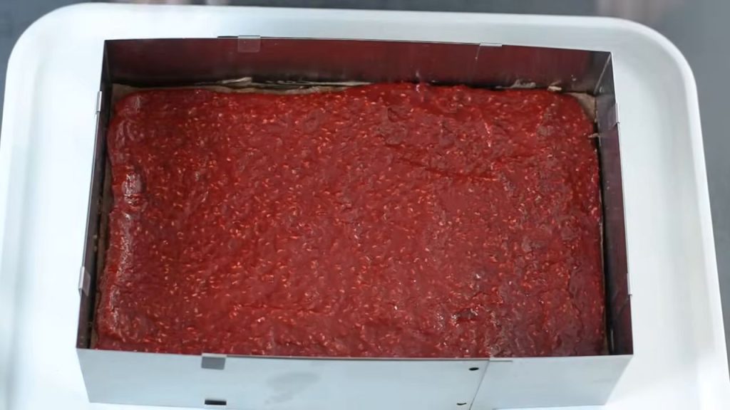 &bdquo;Prăjitura iubirii&rdquo; cu ciocolată și zmeură: desertul perfect pentru aniversări și nu numai