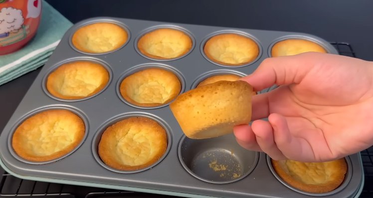 Mini-tarte cu cremă fină de lăm&acirc;ie - un desert cu care &icirc;ți vei impresiona musafirii!