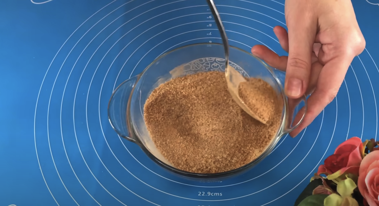  Melci pufoși cu scorțișoară și glazură de br&acirc;nză