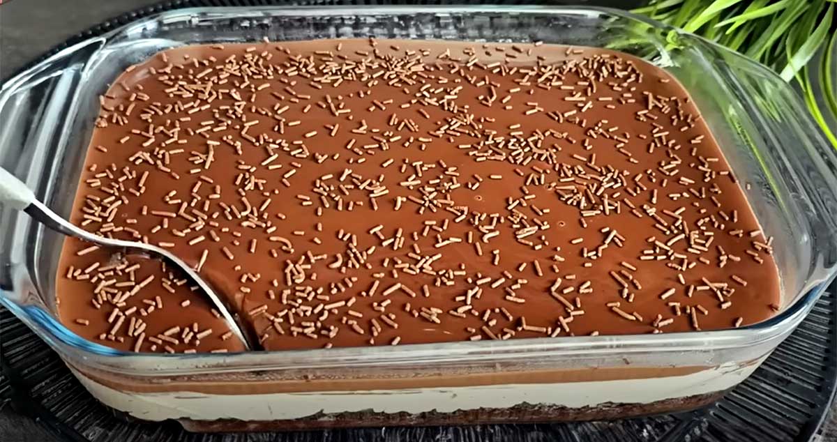Cel mai bun desert cu ciocolată „Ou Kinder”: cremos