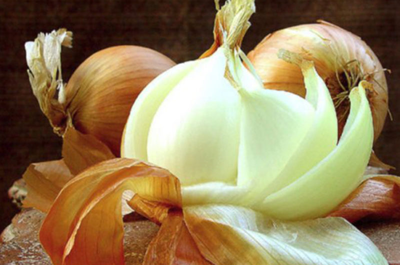 Ai grijă cum consumi ceapa și usturoiul.. ține cont de aceste sfaturi!