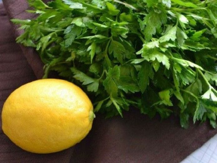 Dieta care te ajută să slăbești 3 kg în 5 zile - Ai nevoie doar de pătrunjel