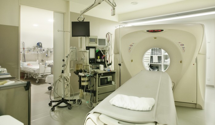 Care este diferența între tomografie și RMN? Iată ce trebuie să știi despre cele două investigații