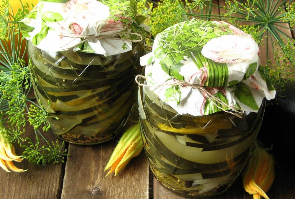 Dovlecei în oțet. Pregătește-i vara pentru a te bucură de gustul lor delicios și iarna!