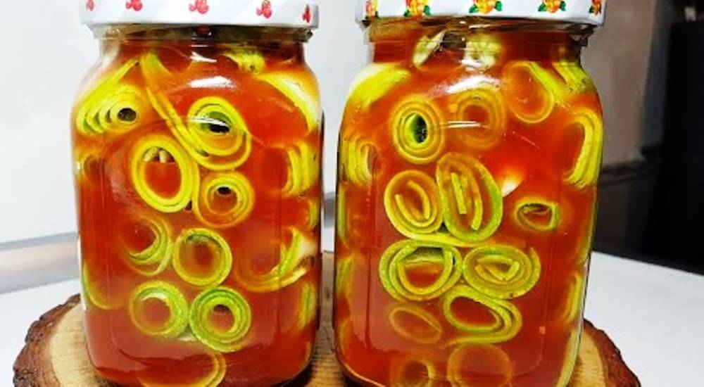 Dovlecei în sos de roșii cu chilli - o rețetă excelentă