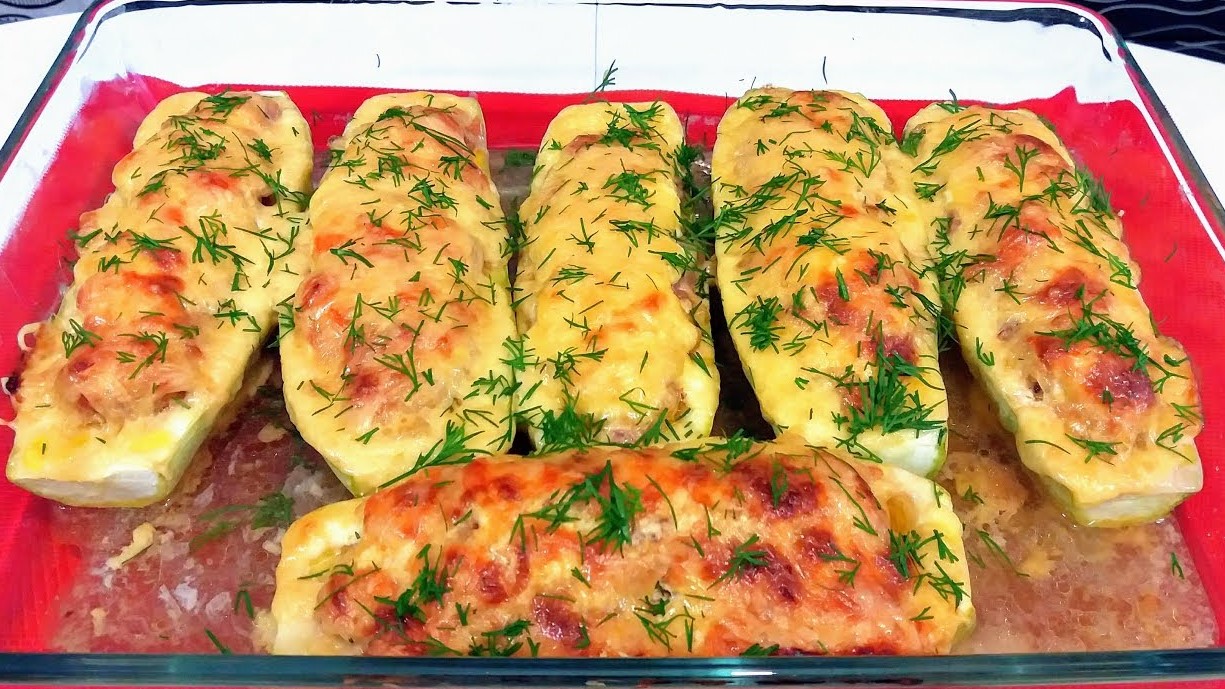 Dovlecei umpluți cu carne tocată și orez - preparatul perfect pentru masa de prânz sau cină