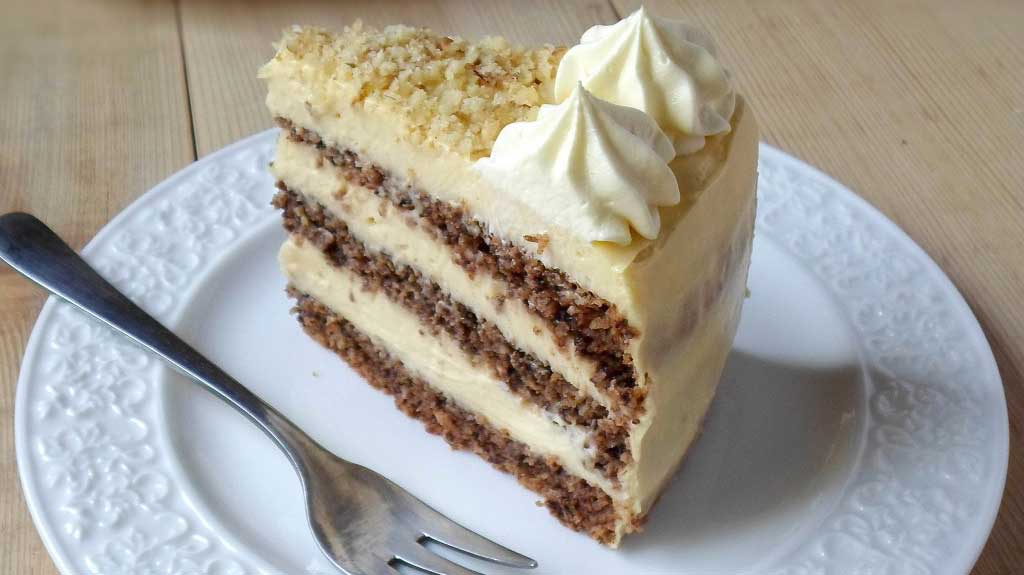 Tort Fulg de zăpadă - un desert special cu blat suculent făcut din albușuri