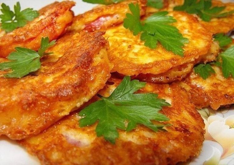 Felii de roșii în aluat de brânză - sunt atât de gustoase încât vei dori să le prepari în fiecare zi