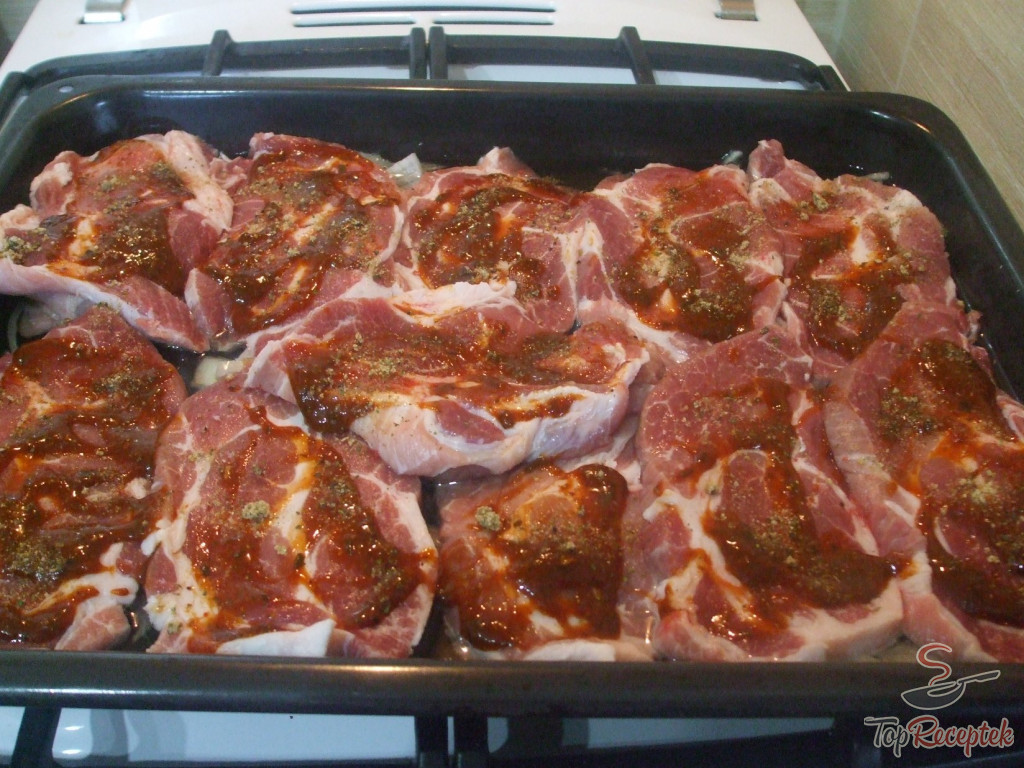 Friptură de porc la cuptor - o rețetă simplă pentru o friptură suculentă