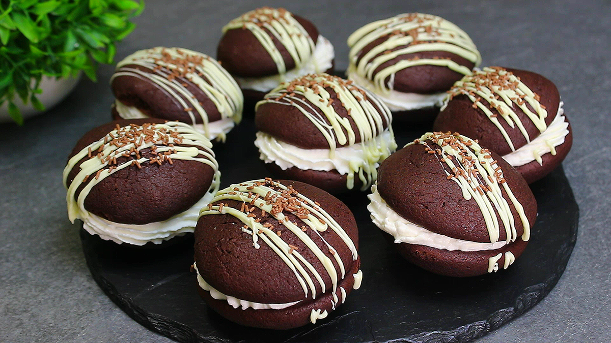 Fursecuri fragede umplute cu frișcă - incredibil de delicioase și moi