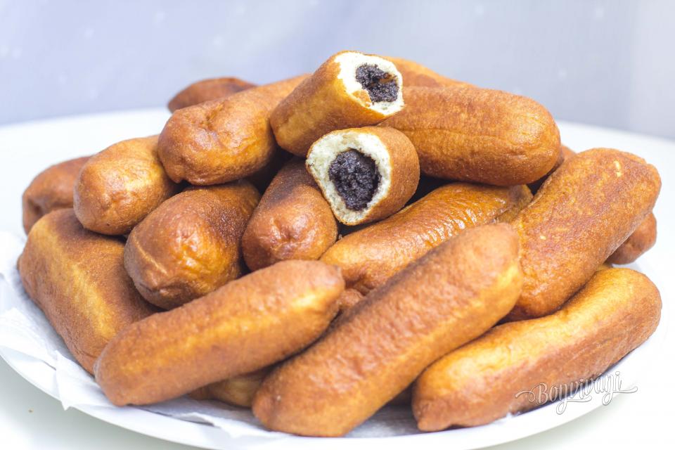 Gogoși pufoase umplute cu mac și gem de prune: rețeta de la vecina mea Elena