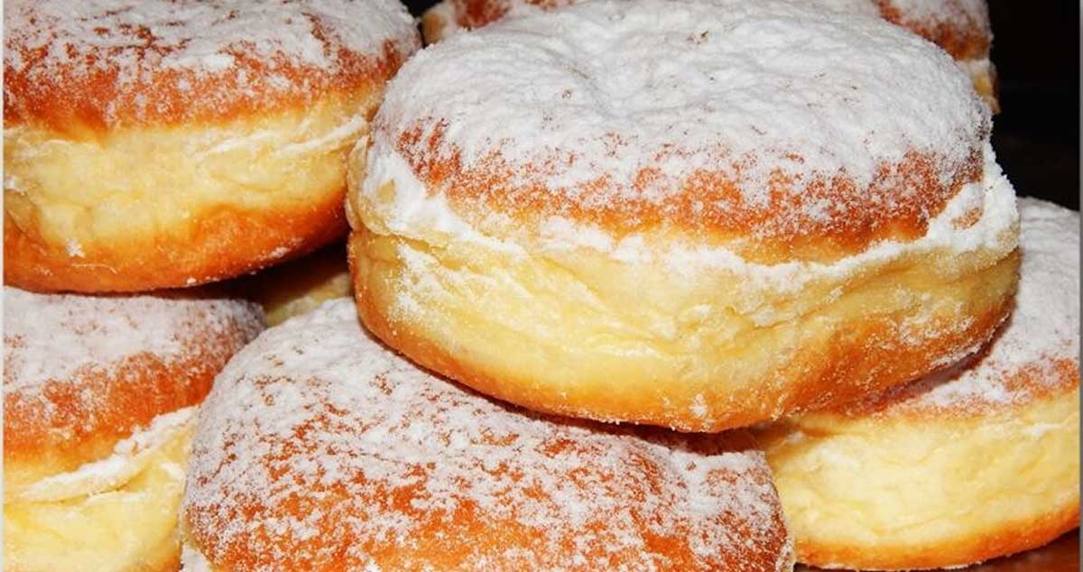 Gogoși delicioase și super pufoase: umplute cu gemul vostru preferat!