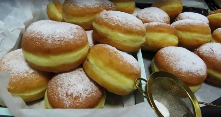 Rețetă rapidă pentru gogoși umplute cu gem: pufoase și moi