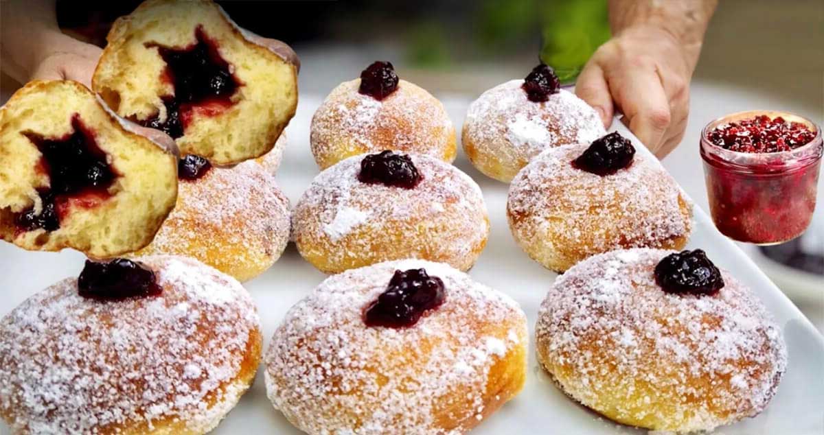 Gogoși delicioase umplute cu gem - la cuptor: Sunt moi și gata într-o clipită!