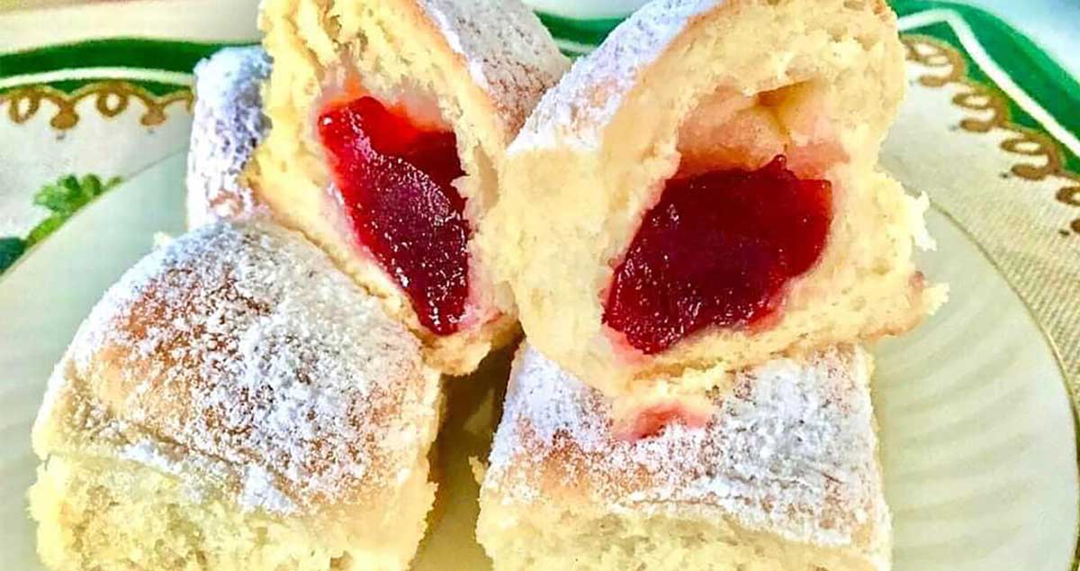 Gogoși cu umplutură de gem de căpșuni: o bunătate!