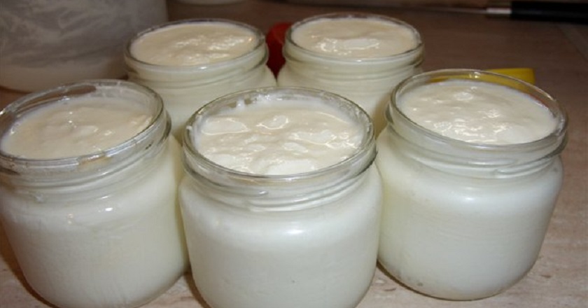Iaurt natural de casă din 800 ml lapte si 2 linguri de smântână