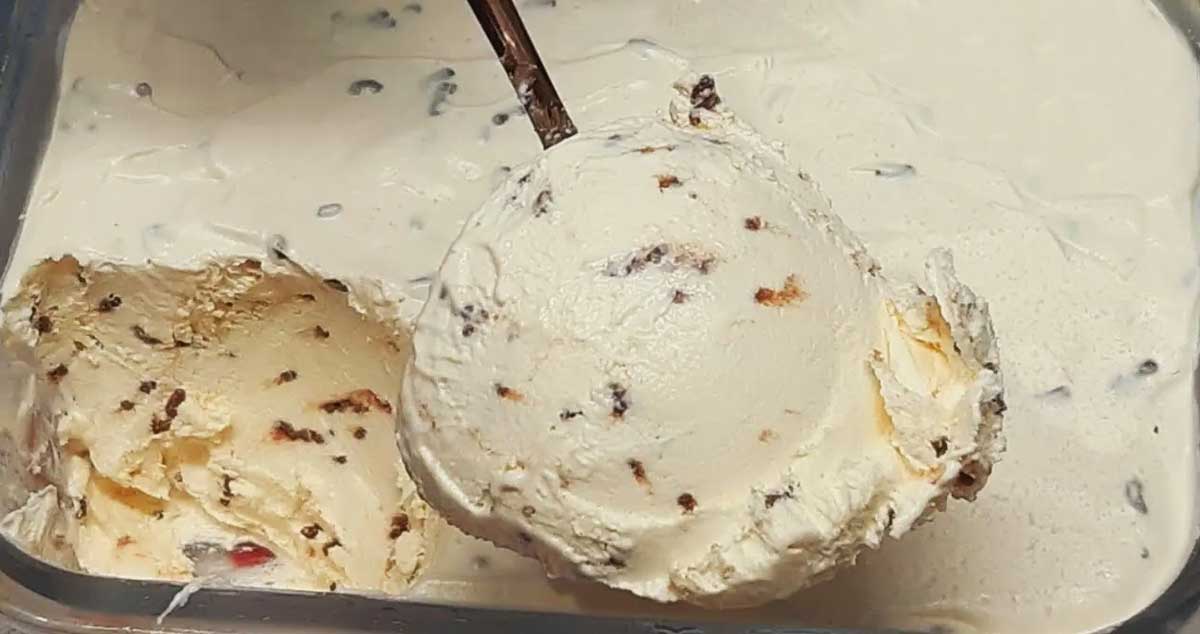 Înghețată făcută acasă – gata în doar 3 minute! 2 rețete delicioase