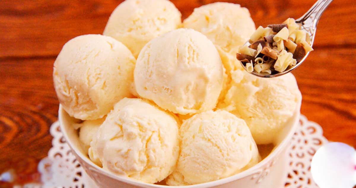 Înghețată din lapte cu doar 3 ingrediente: este foarte cremoasă și bună