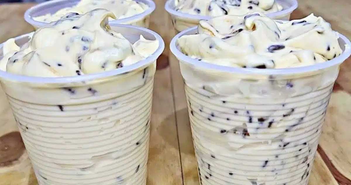 Înghețată delicioasă de casă: doar amesteci 4 ingrediente și aștepți să se întărească